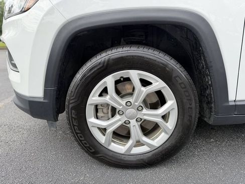 Used 2024 Jeep Compass Latitude AWD/4WD image 35