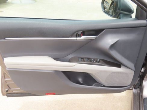 Used 2024 Toyota Camry SE FWD image 21