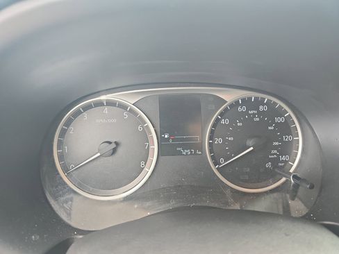 Used 2018 Nissan Kicks S FWD image 18