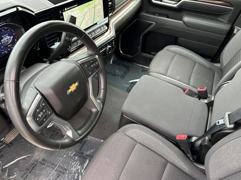Used 2025 Chevrolet Silverado 2500 LT w/ Convenience Package image 10