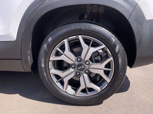 Certified 2021 Kia Seltos EX AWD/4WD image 10