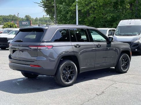 New 2026 Jeep Grand Cherokee Altitude AWD/4WD image 8
