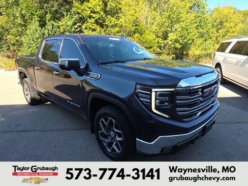 Used 2022 GMC Sierra 1500 SLT w/ SLT Convenience Package AWD/4WD image 1