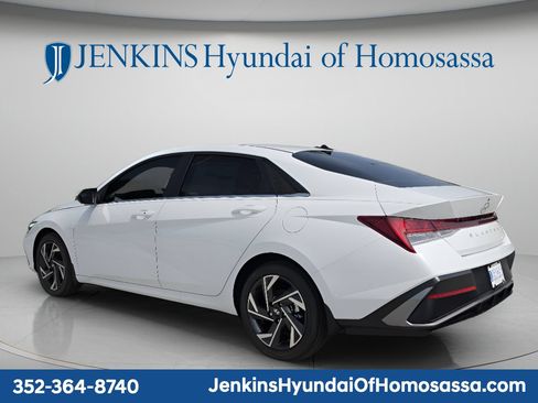 New 2026 Hyundai Elantra Limited FWD image 8