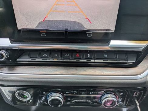 Used 2022 GMC Sierra 1500 SLT w/ SLT Convenience Package AWD/4WD image 31