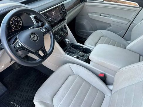 Certified 2019 Volkswagen Atlas SEL Premium image 10
