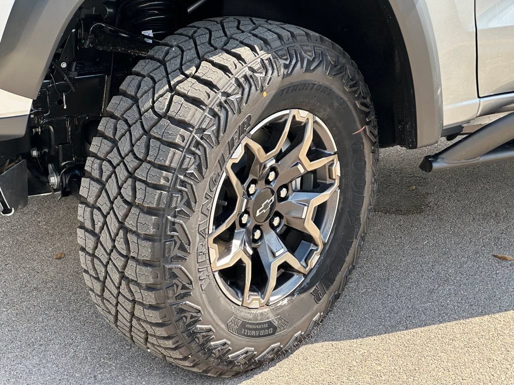 New 2026 Chevrolet Colorado ZR2 w/ Technology Package AWD/4WD image 26