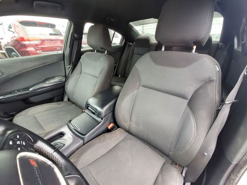 Used 2017 Dodge Charger SE w/ Blacktop Package RWD image 7
