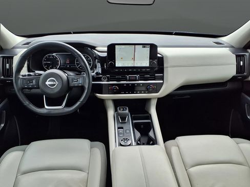 Used 2024 Nissan Pathfinder SL image 21