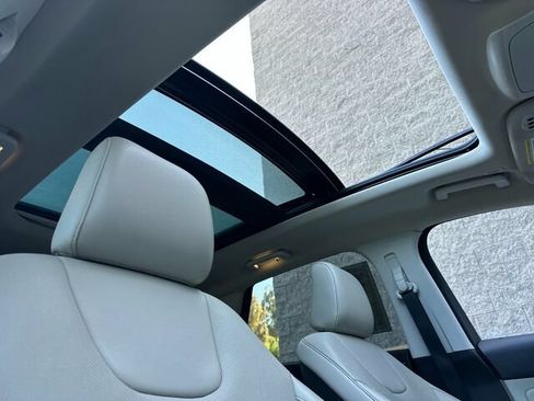 Used 2020 Ford Edge Titanium w/ Equipment Group 301A AWD/4WD image 20