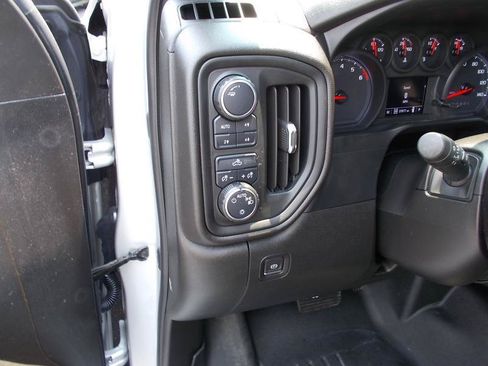 Used 2021 Chevrolet Silverado 1500 Custom Trail Boss w/ LPO, Dark Essentials Package AWD/4WD image 32