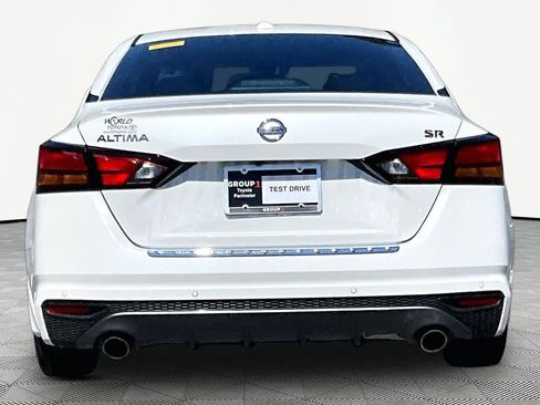 Used 2022 Nissan Altima 2.5 SR FWD image 5