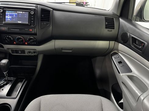 Used 2015 Toyota Tacoma 4x4 Access Cab V6 image 17