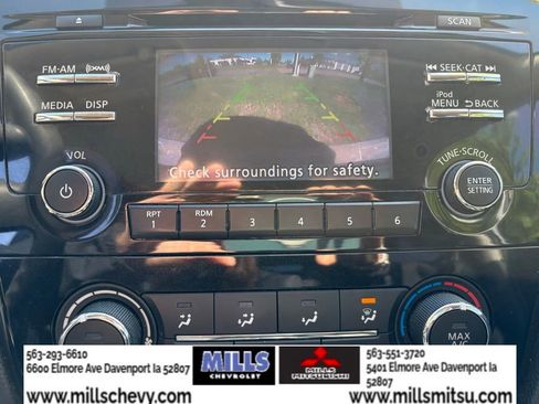 Used 2017 Nissan Rogue S AWD/4WD image 23