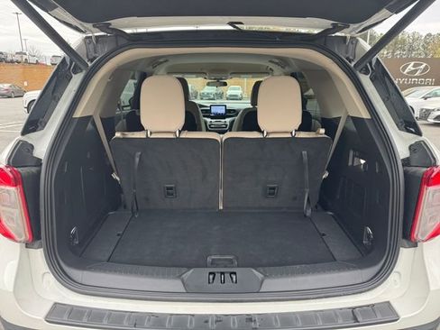Used 2023 Ford Explorer XLT w/ Equipment Group 202A image 18
