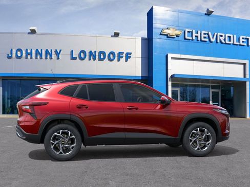 New 2026 Chevrolet Trax LT w/ Driver Confidence Package image 5