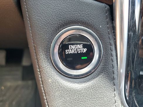 Used 2019 Cadillac Escalade Luxury AWD/4WD image 24