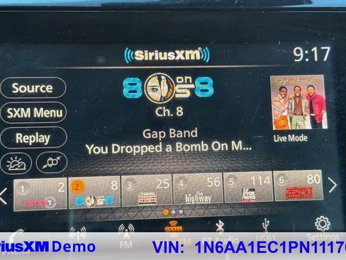 Used 2023 Nissan Titan SV image 27