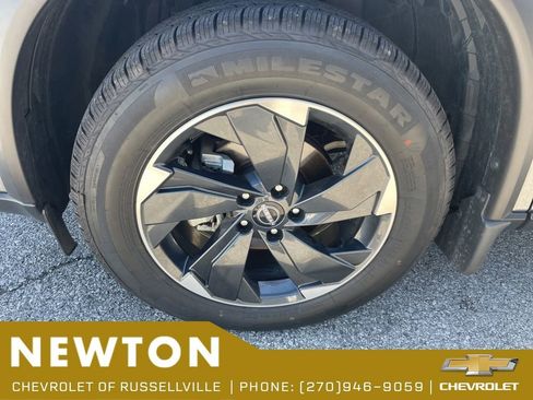 Used 2024 Nissan Rogue SV w/ SV Premium Package AWD/4WD image 49