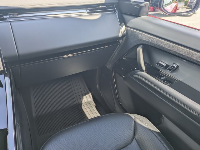 Used 2024 Land Rover Range Rover Sport SE AWD/4WD image 17