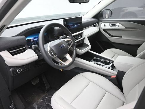 New 2026 Ford Explorer Active w/ Active Comfort Package RWD image 19