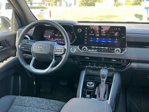 Used 2024 Chevrolet Colorado Z71 w/ Z71 Convenience Package 2 AWD/4WD image 21