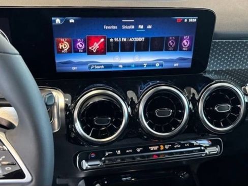 New 2026 Mercedes-Benz GLB 250 4MATIC image 20