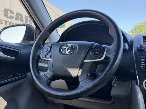 Used 2012 Toyota Camry LE image 34