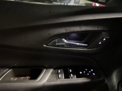 Used 2023 Chevrolet Equinox LT image 13