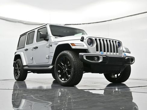 Used 2023 Jeep Wrangler Unlimited Sahara image 50