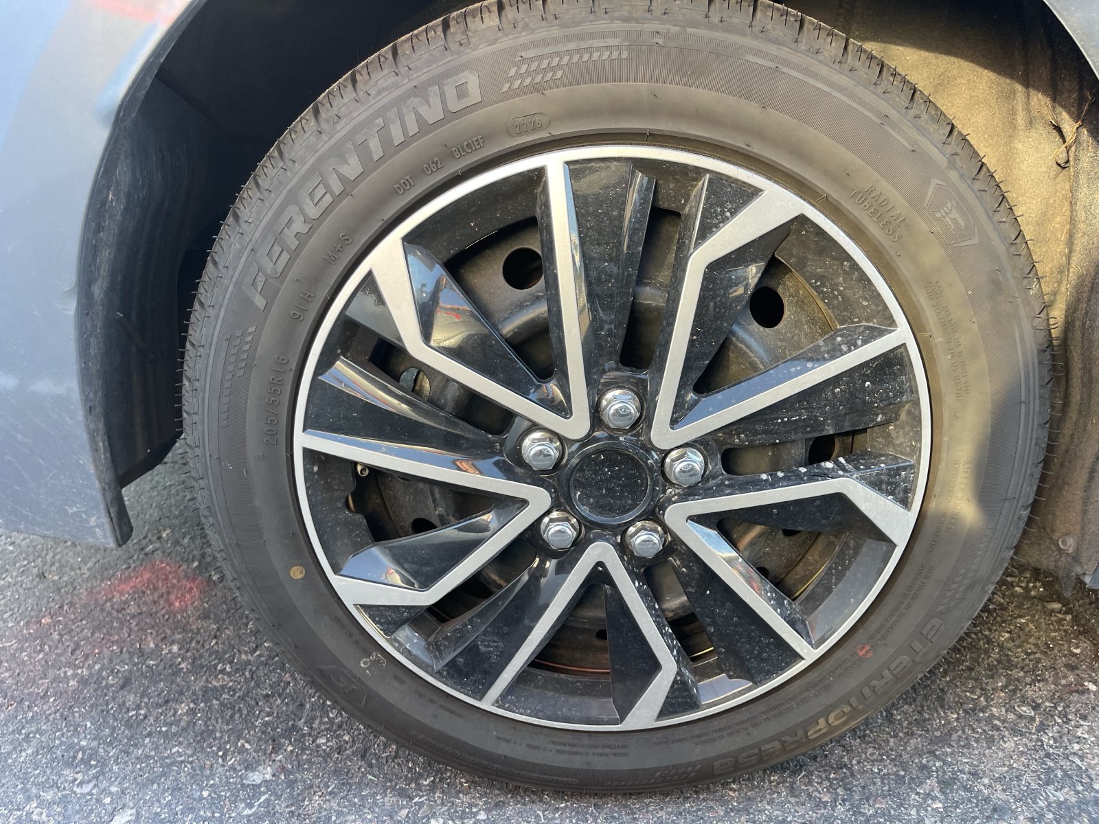 Used 2020 Toyota Corolla LE FWD image 5