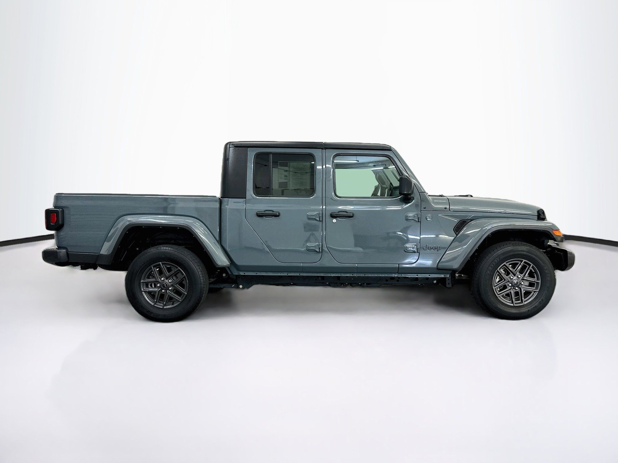 Used 2024 Jeep Gladiator Sport AWD/4WD image 10