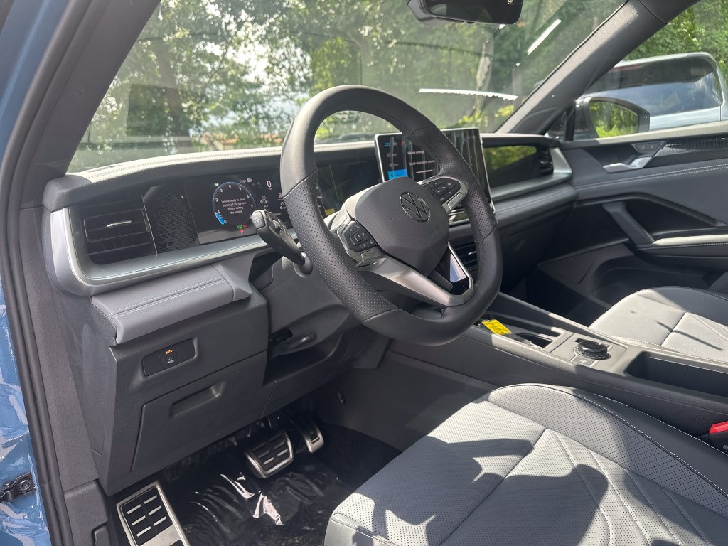 New 2026 Volkswagen Tiguan SE R-Line AWD/4WD image 11