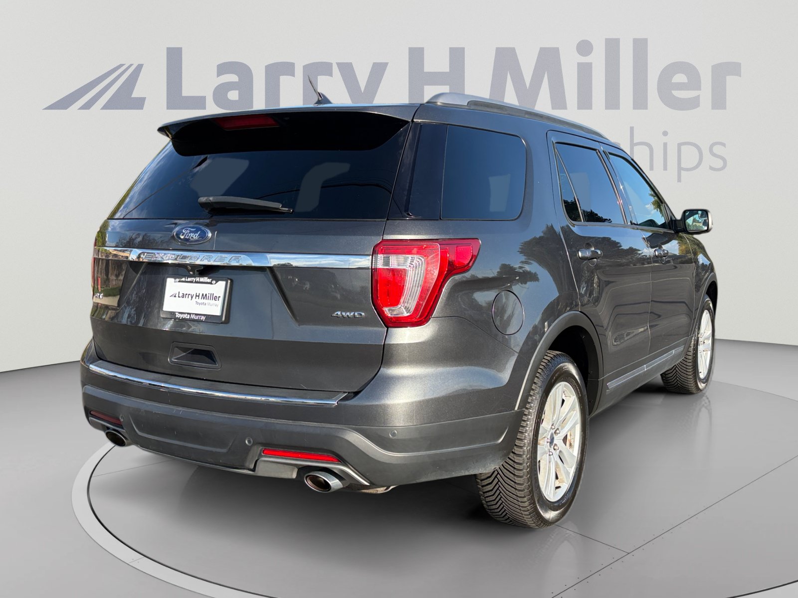 Used 2018 Ford Explorer XLT w/ Equipment Group 201A AWD/4WD image 5