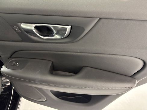 Used 2024 Volvo S60 B5 Core image 40