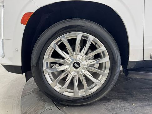 Used 2022 Cadillac Escalade Premium Luxury image 9