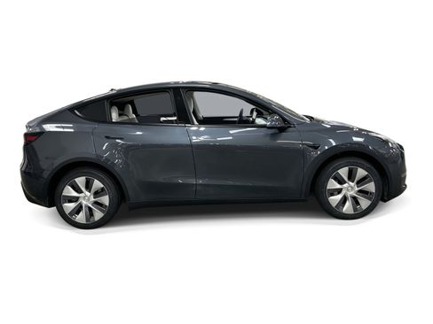 Certified 2023 Tesla Model Y Long Range AWD/4WD image 7
