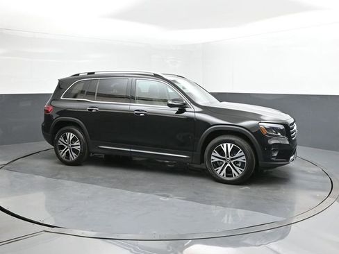 New 2025 Mercedes-Benz GLB 250 image 17