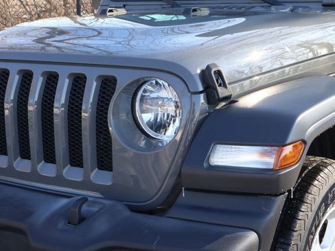 Used 2019 Jeep Wrangler Unlimited Sport S image 3