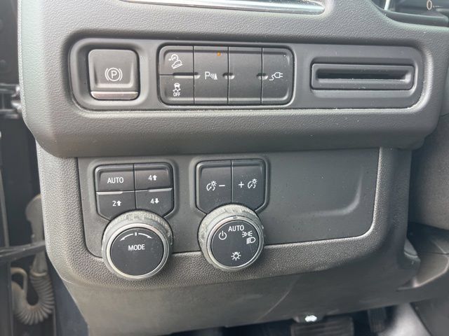 Used 2021 Chevrolet Tahoe Z71 AWD/4WD image 16