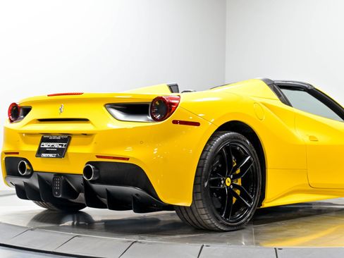 Used 2017 Ferrari 488 Spider RWD image 23