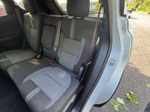 Used 2025 Chevrolet Blazer LT FWD image 30