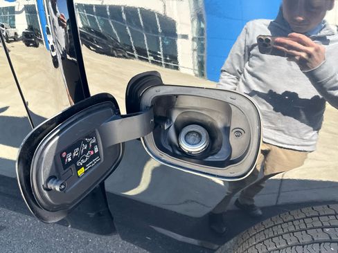 Used 2024 RAM 1500 Laramie image 45