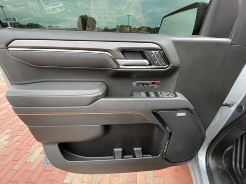 Used 2025 GMC Sierra 1500 AT4 w/ AT4 Preferred Package AWD/4WD image 10