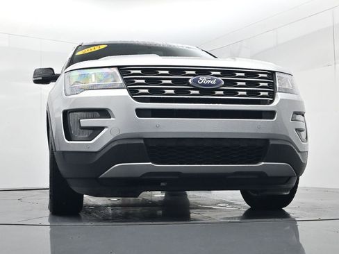 Used 2017 Ford Explorer XLT w/ Equipment Group 202A image 37