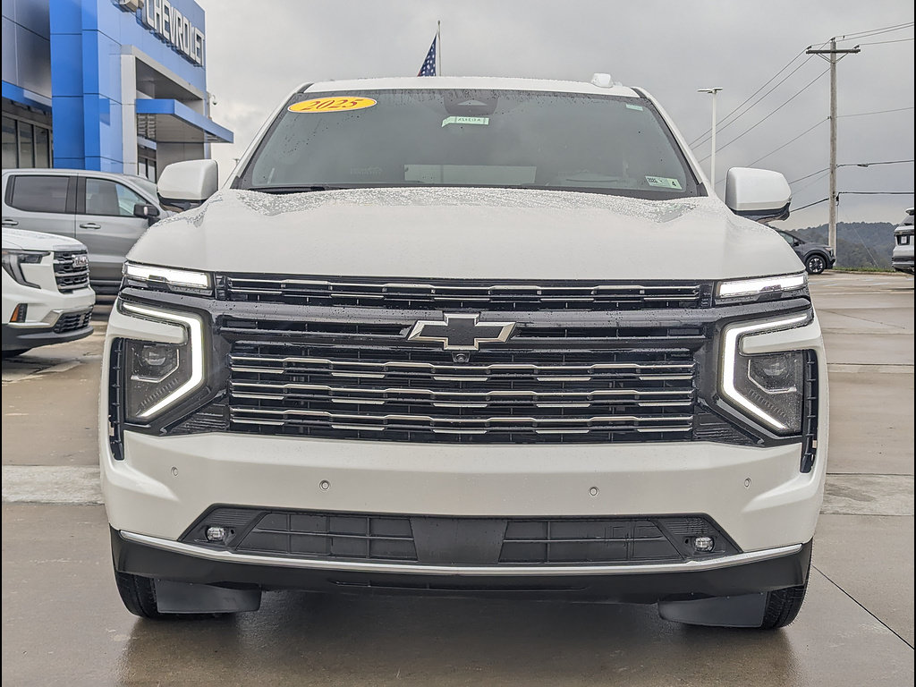 Used 2025 Chevrolet Suburban High Country AWD/4WD image 10
