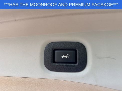 Used 2015 Nissan Rogue SV w/ SV Premium Package image 32