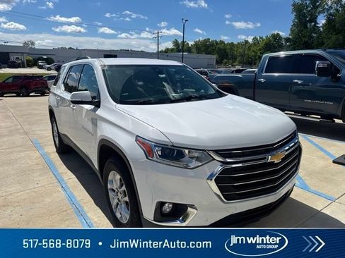 Used 2021 Chevrolet Traverse LT FWD image 2
