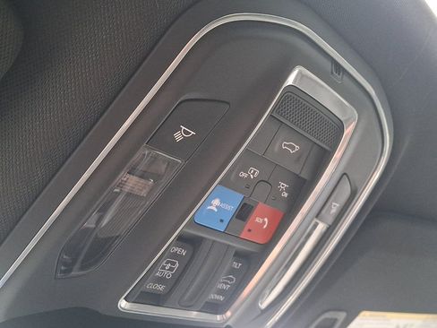 Used 2023 Jeep Grand Cherokee Altitude AWD/4WD image 32