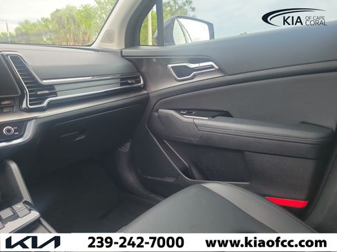 Certified 2025 Kia Sportage EX w/ Premium Package FWD image 19